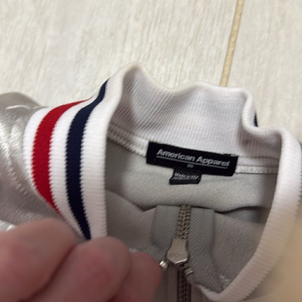 American apparel  XS silver bomber - Picture 2 of 4